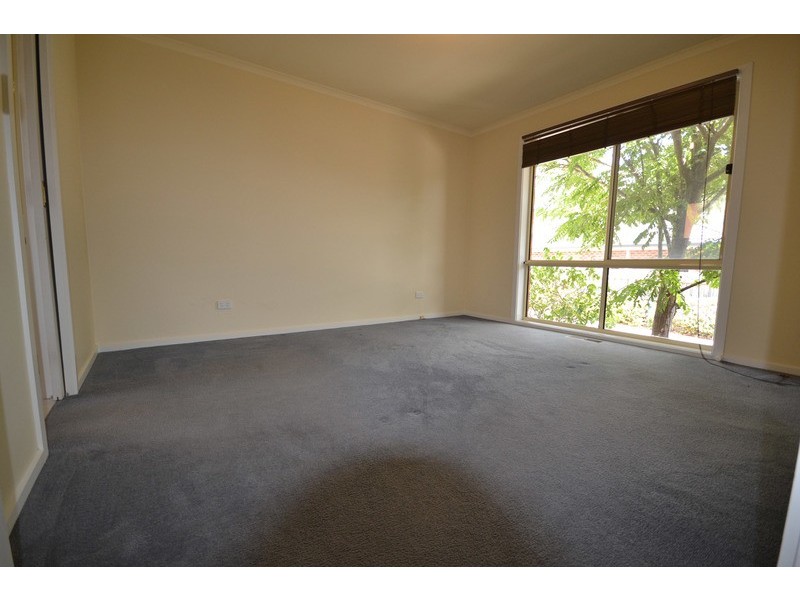 1/8-10 Wyuna Walk, Mooroolbark VIC 3138
