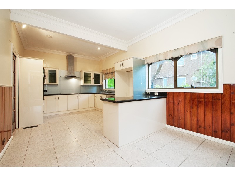 28 Struan Avenue, Mooroolbark VIC 3138