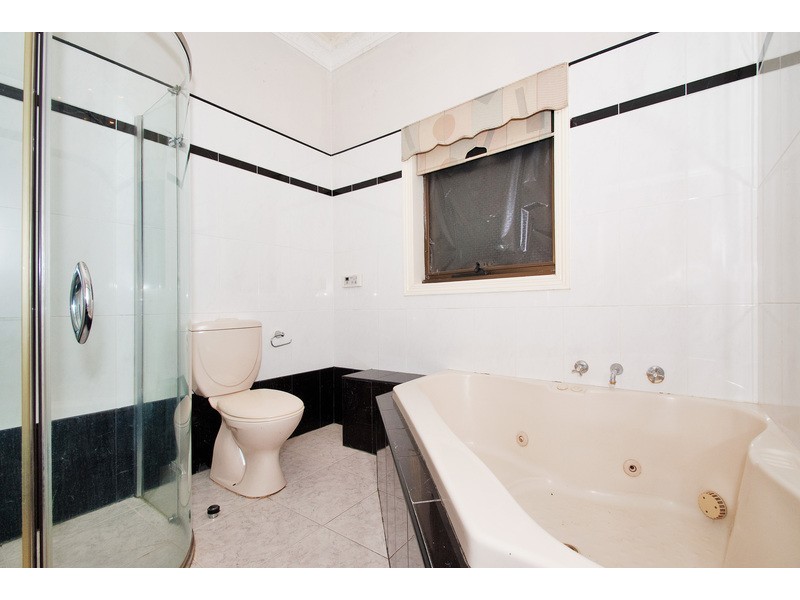 28 Struan Avenue, Mooroolbark VIC 3138