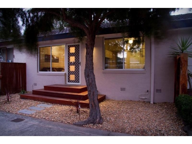 2/11-13 Ramsay Street, Bayswater North VIC 3153