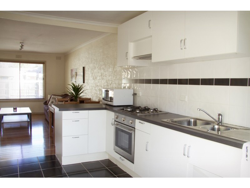 2/11-13 Ramsay Street, Bayswater North VIC 3153