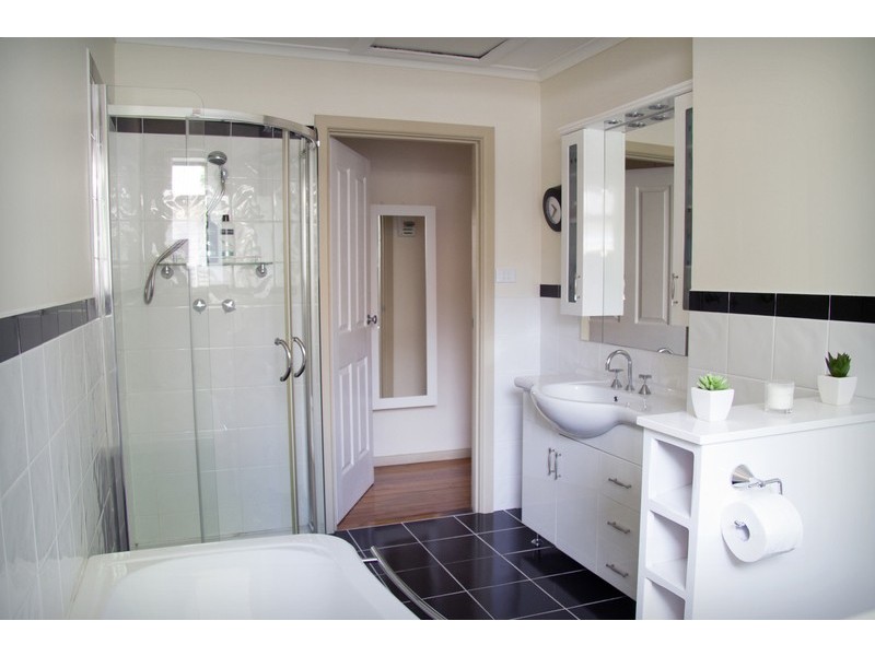 2/11-13 Ramsay Street, Bayswater North VIC 3153