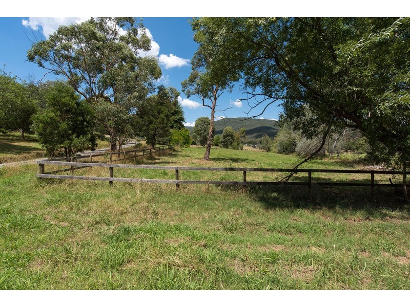 49 Badger Avenue, Badger Creek VIC 3777