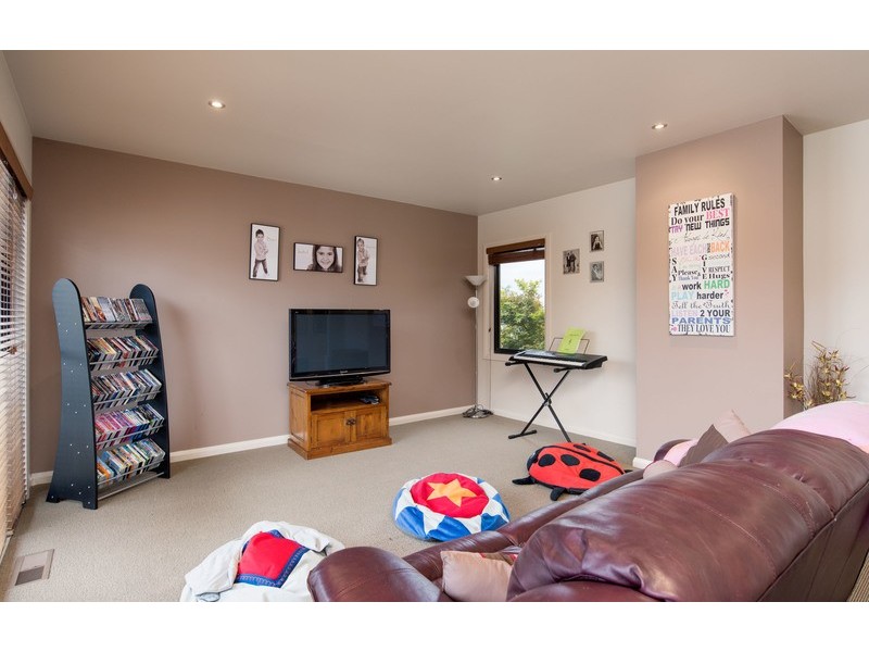 22 Neryl Court, Mooroolbark VIC 3138