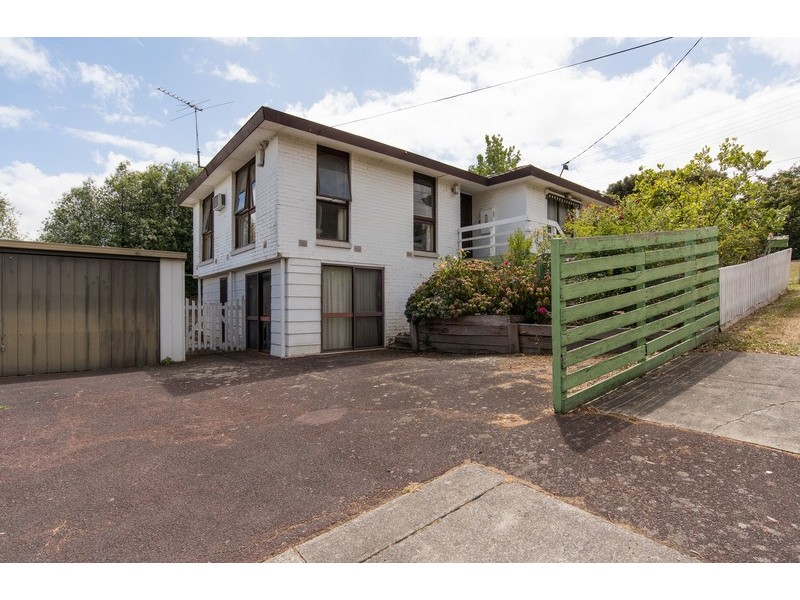 32 Erskine Ridge, Mooroolbark VIC 3138