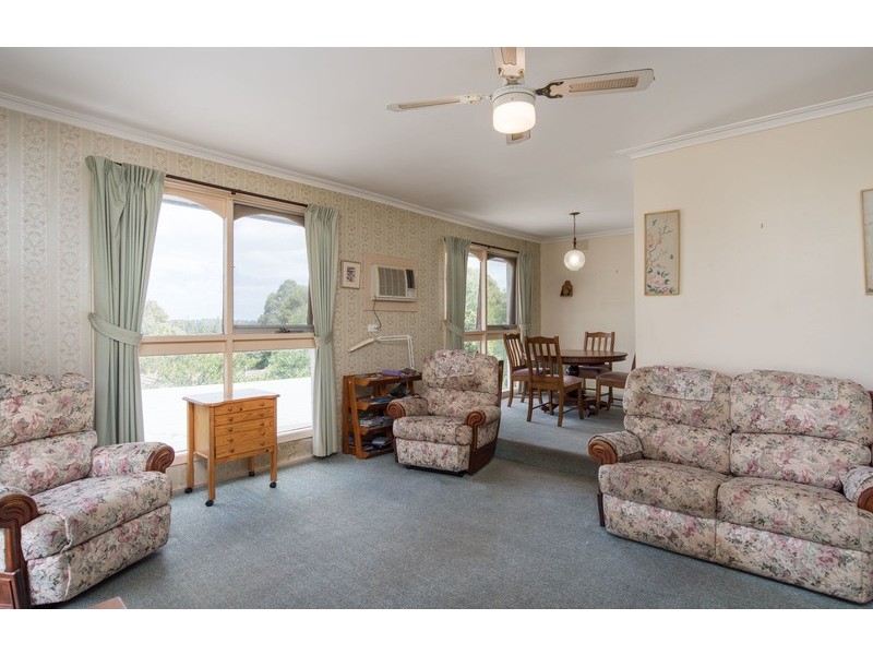 32 Erskine Ridge, Mooroolbark VIC 3138