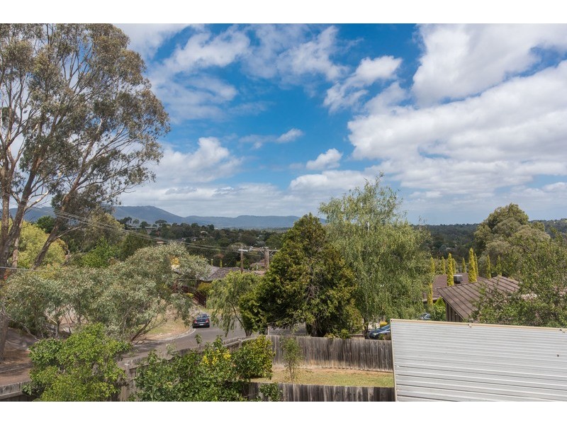 32 Erskine Ridge, Mooroolbark VIC 3138