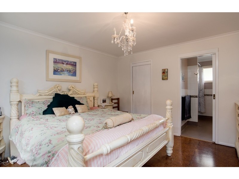 19 Sarah Court, Montrose VIC 3765