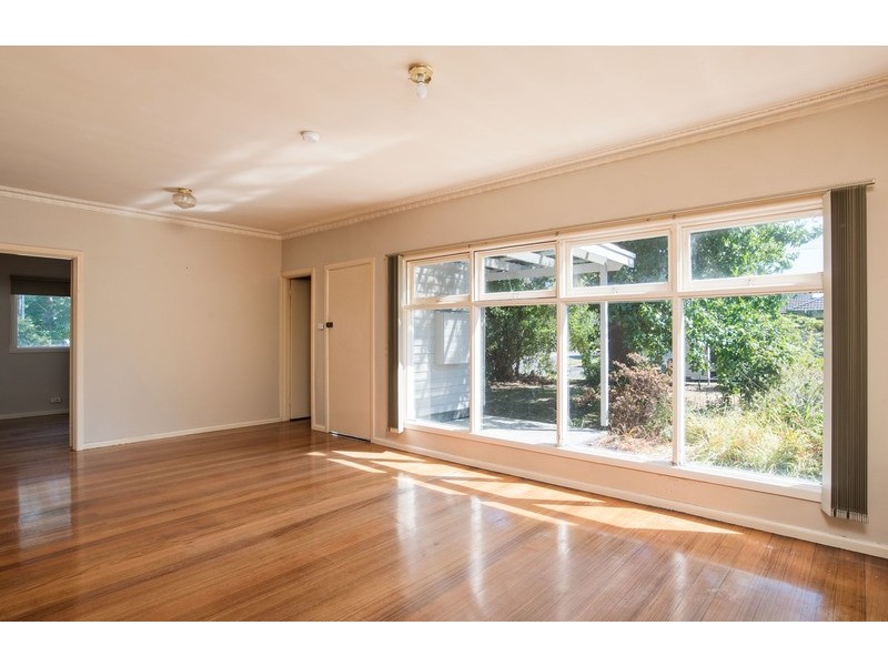 25 Tennyson Avenue, Kilsyth VIC 3137