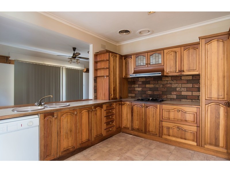 25 Tennyson Avenue, Kilsyth VIC 3137