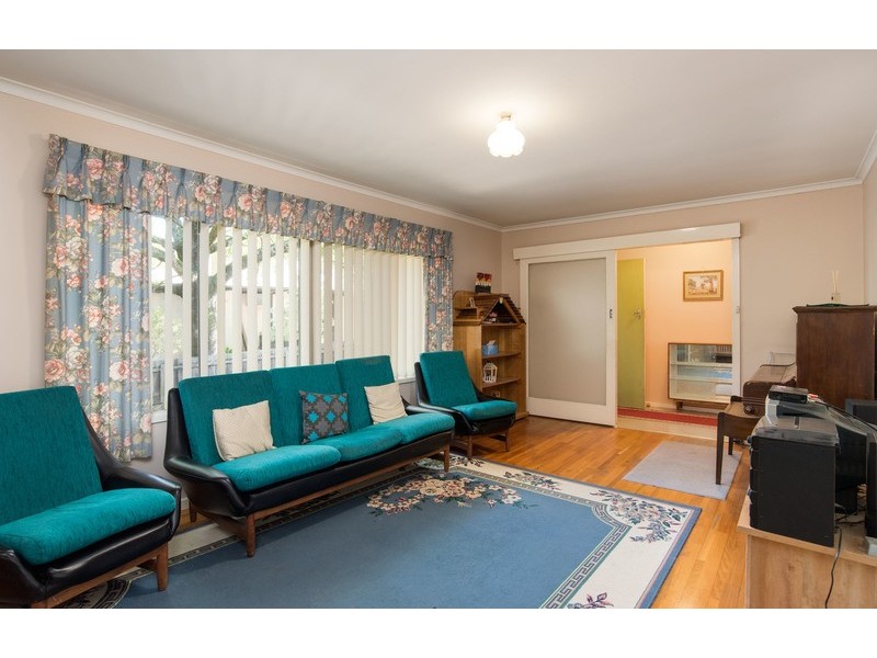 10 Bonnie View Road, Croydon North VIC 3136