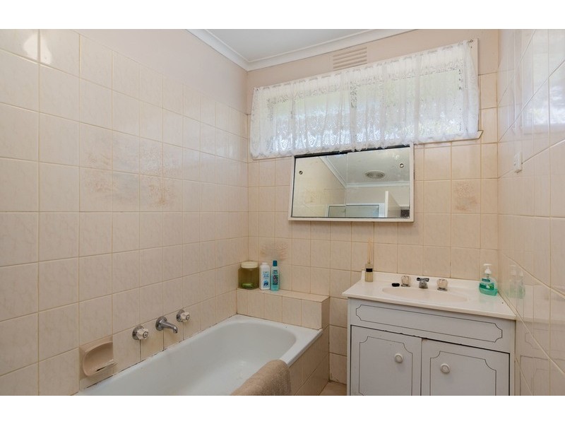 10 Bonnie View Road, Croydon North VIC 3136