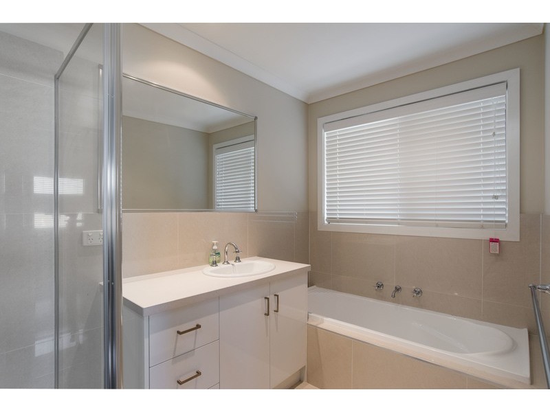 1/7 El Centro, Chirnside Park VIC 3116