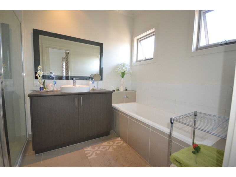8/98-100 Brice Avenue, Mooroolbark VIC 3138