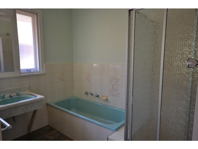 16 Hawthory Road, Kilsyth VIC 3137