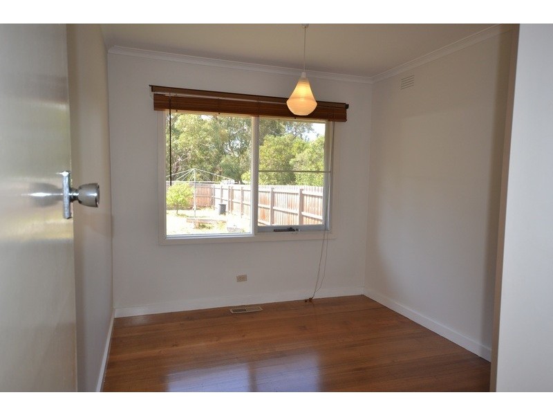 16 Hawthory Road, Kilsyth VIC 3137