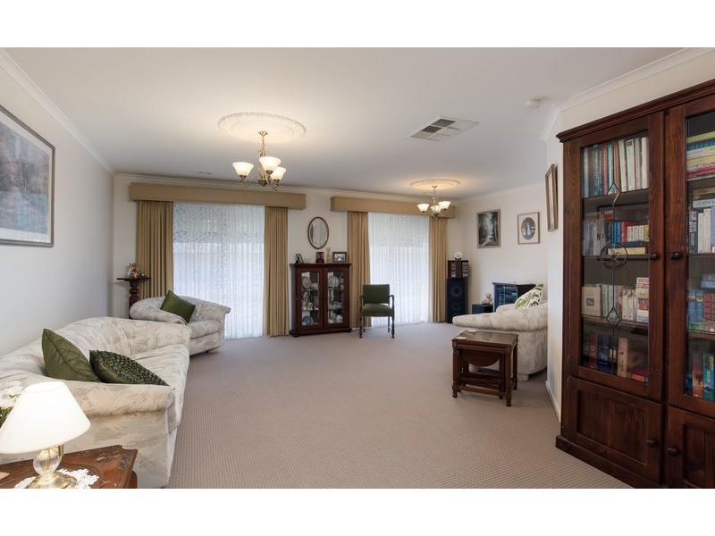 16 Regency Drive, Kilsyth South VIC 3137