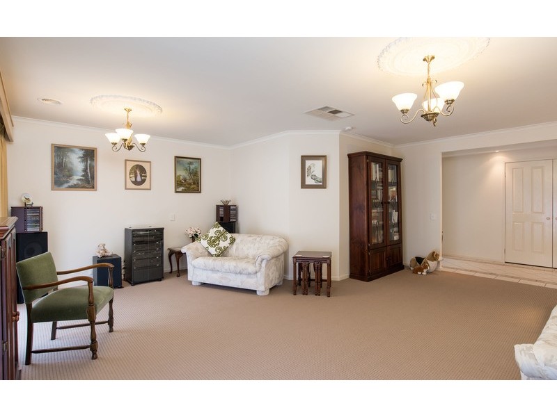 16 Regency Drive, Kilsyth South VIC 3137