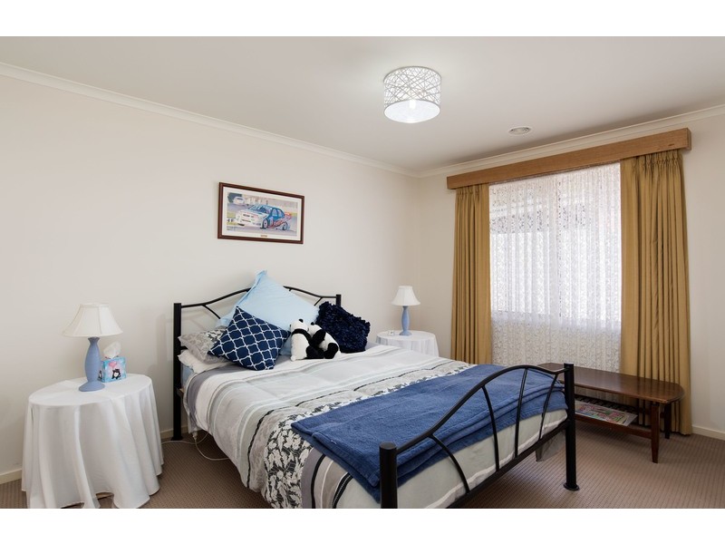 16 Regency Drive, Kilsyth South VIC 3137