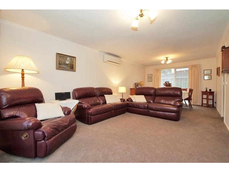 4/100 Hull Road, Croydon VIC 3136