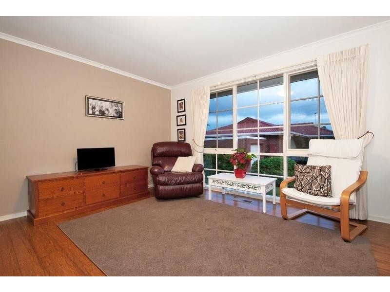 4/100 Hull Road, Croydon VIC 3136