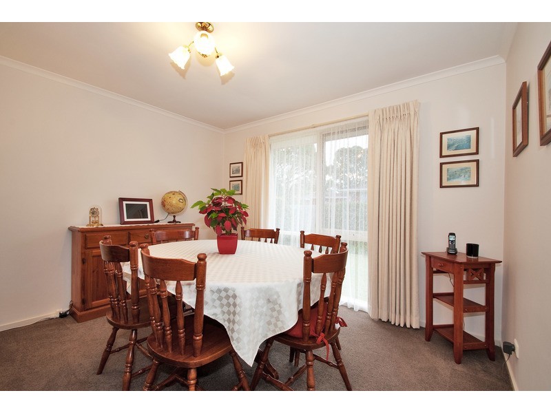 4/100 Hull Road, Croydon VIC 3136