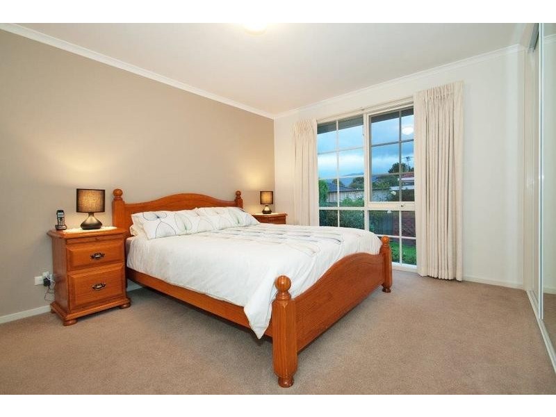 4/100 Hull Road, Croydon VIC 3136