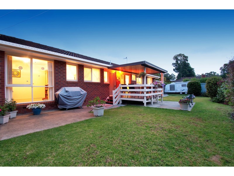 4/100 Hull Road, Croydon VIC 3136