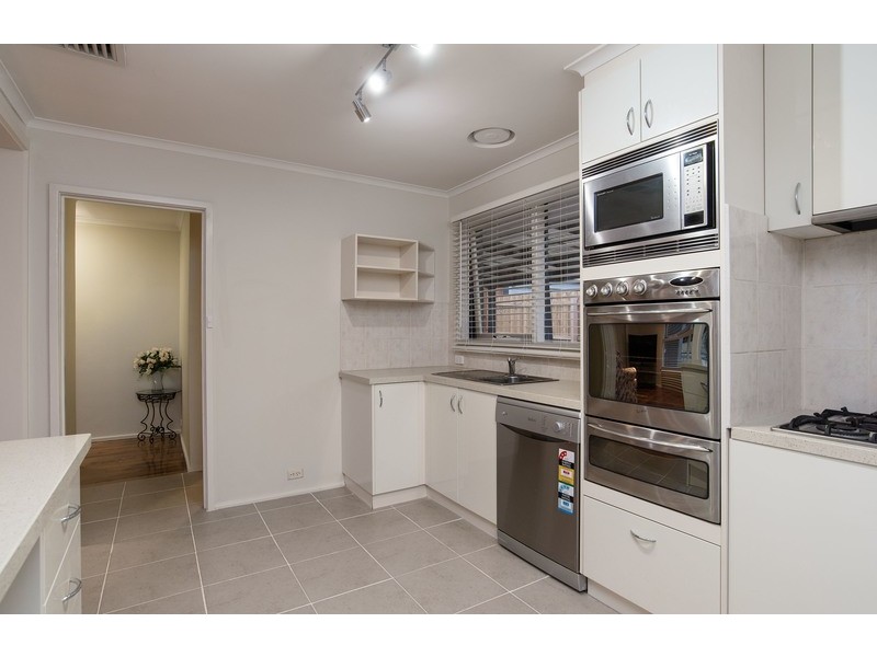 92 Cardigan Road, Mooroolbark VIC 3138