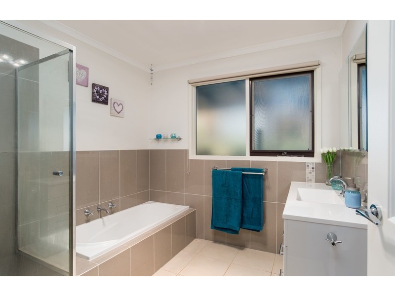 5 Naroo Road, Mooroolbark VIC 3138