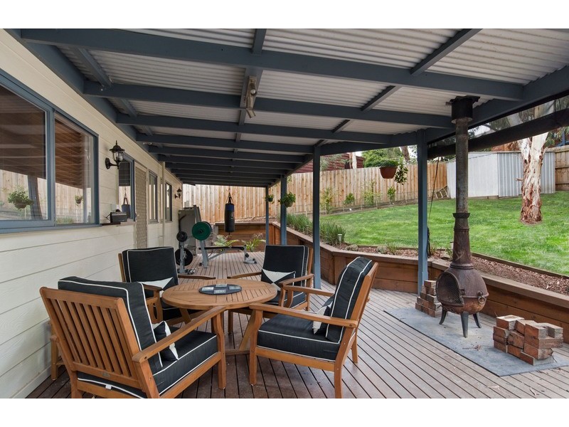 5 Naroo Road, Mooroolbark VIC 3138