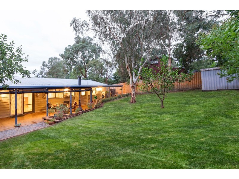 5 Naroo Road, Mooroolbark VIC 3138