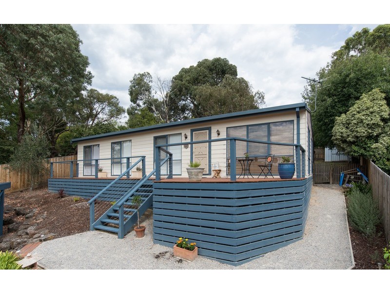 5 Naroo Road, Mooroolbark VIC 3138