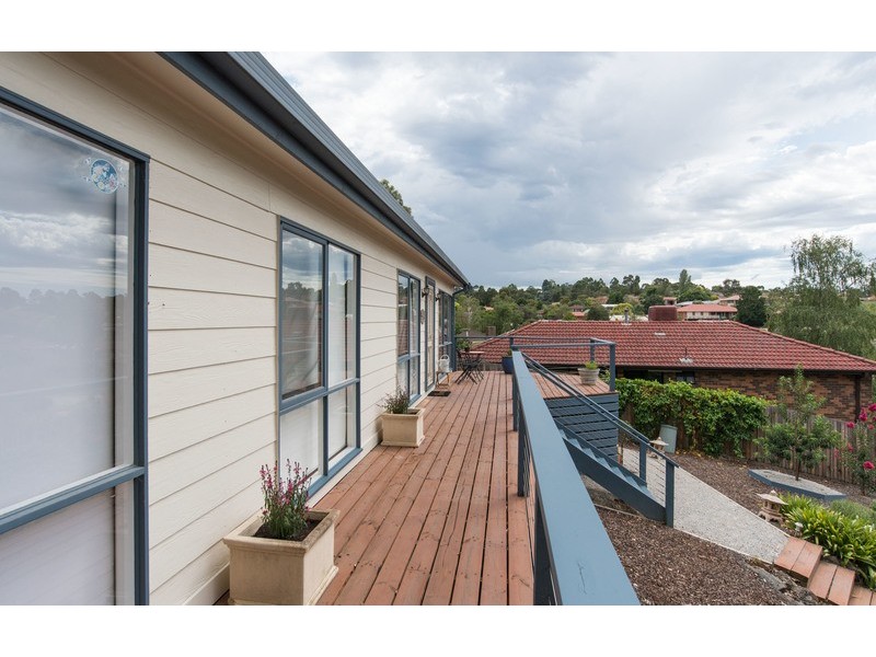 5 Naroo Road, Mooroolbark VIC 3138