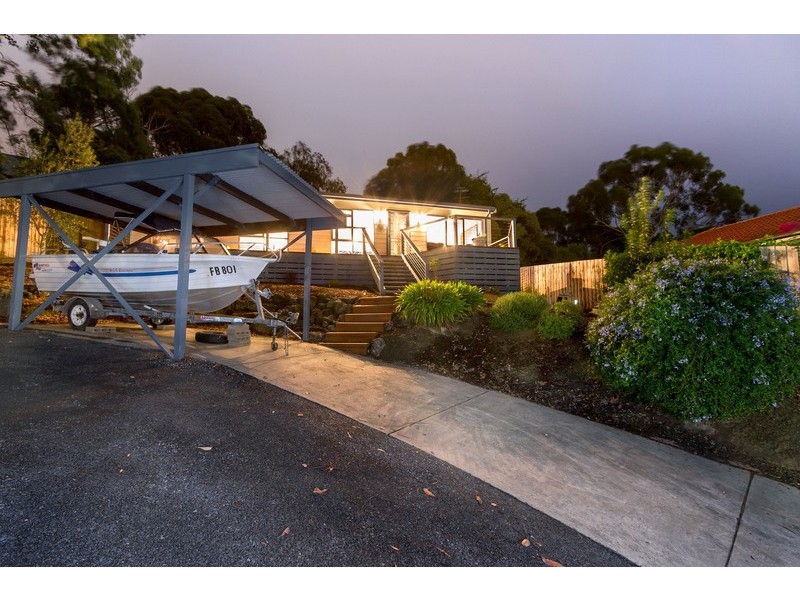 5 Naroo Road, Mooroolbark VIC 3138