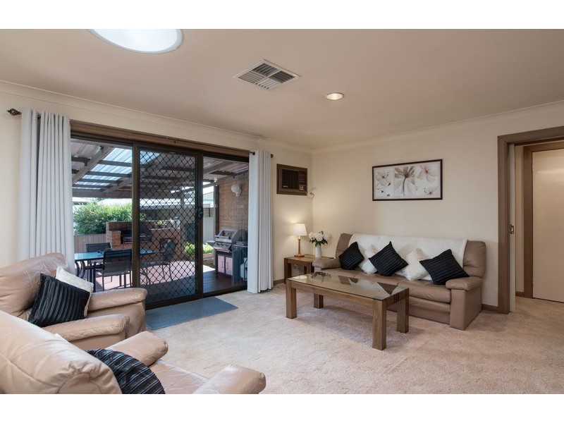 8 Kambora Court, Mooroolbark VIC 3138