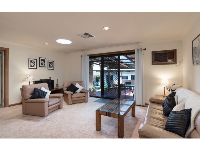 8 Kambora Court, Mooroolbark VIC 3138