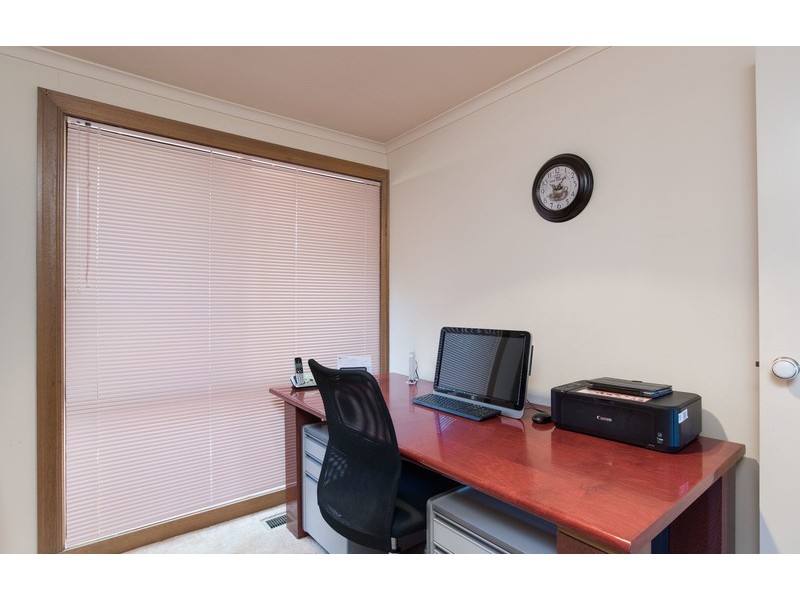 8 Kambora Court, Mooroolbark VIC 3138