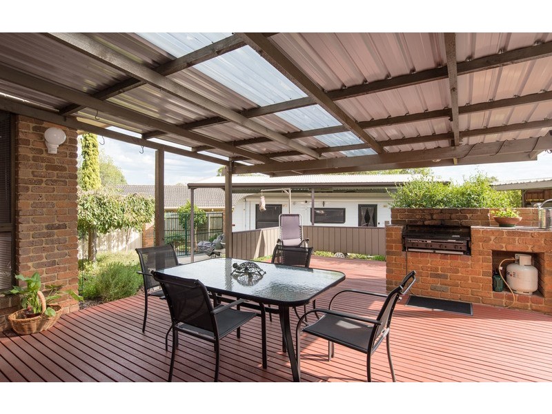 8 Kambora Court, Mooroolbark VIC 3138