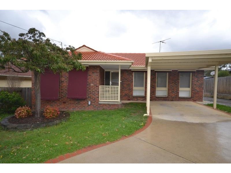 36 Pembroke Road, Mooroolbark VIC 3138