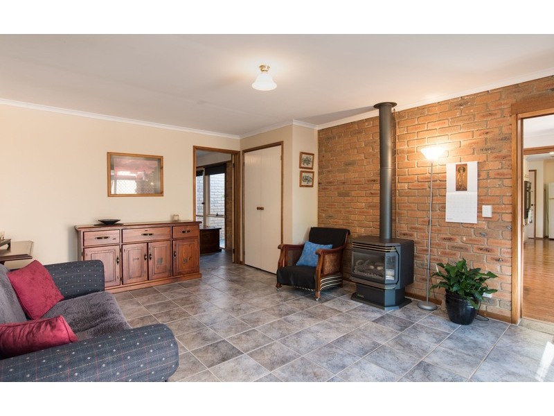 85 Blackburn Road, Mooroolbark VIC 3138