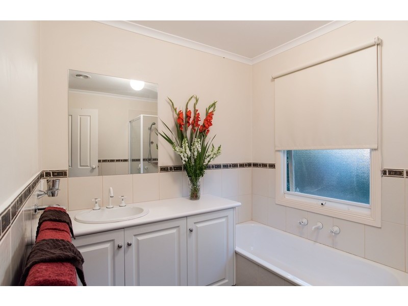 2/392 Dorset Road, Croydon VIC 3136