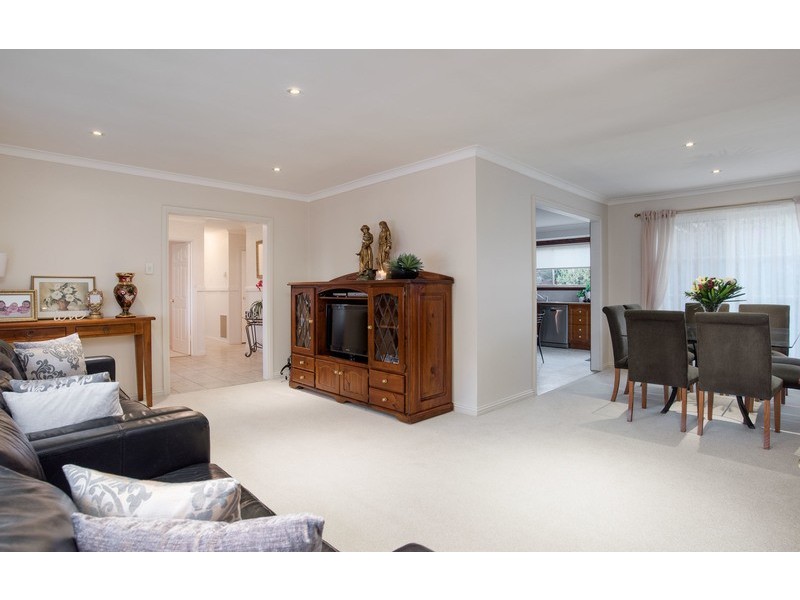 22 Sweetland Road, Mooroolbark VIC 3138