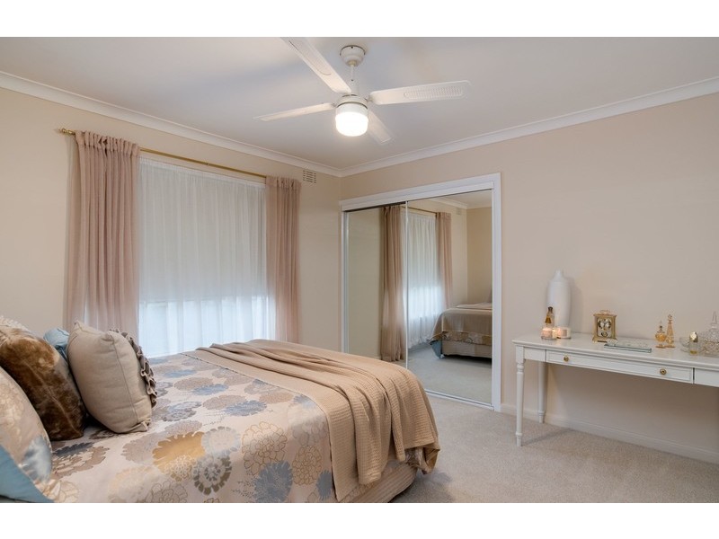 22 Sweetland Road, Mooroolbark VIC 3138