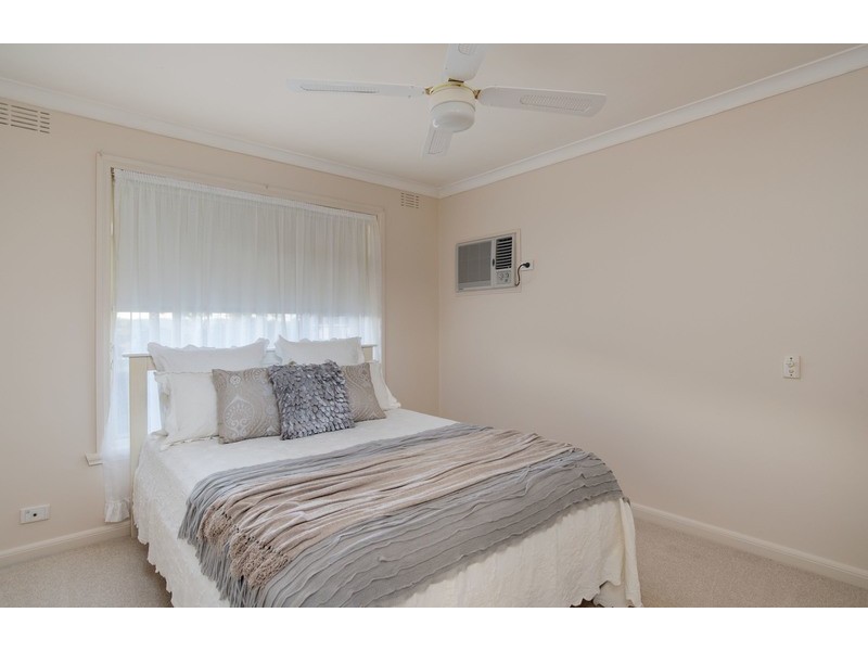 22 Sweetland Road, Mooroolbark VIC 3138