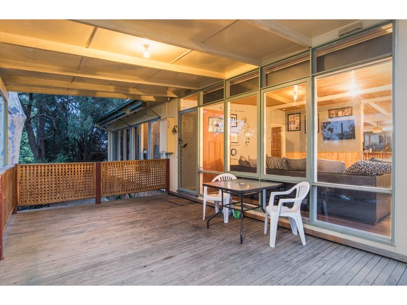25 Highland Crescent, Mooroolbark VIC 3138