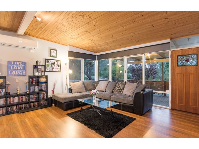25 Highland Crescent, Mooroolbark VIC 3138
