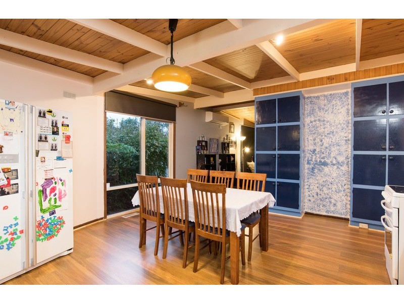 25 Highland Crescent, Mooroolbark VIC 3138