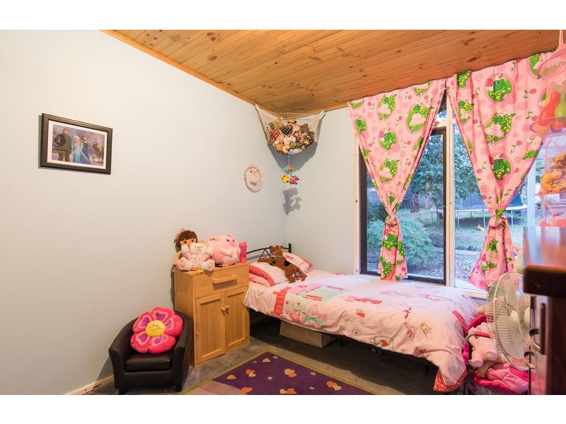 25 Highland Crescent, Mooroolbark VIC 3138