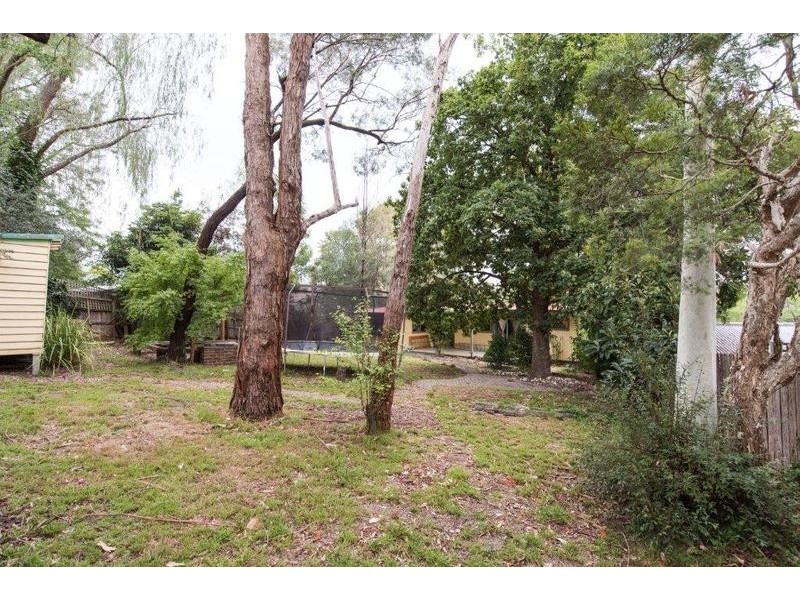 25 Highland Crescent, Mooroolbark VIC 3138